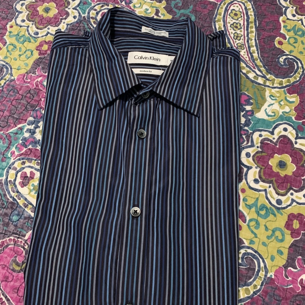 calvin klein modern fit  long sleeve size M